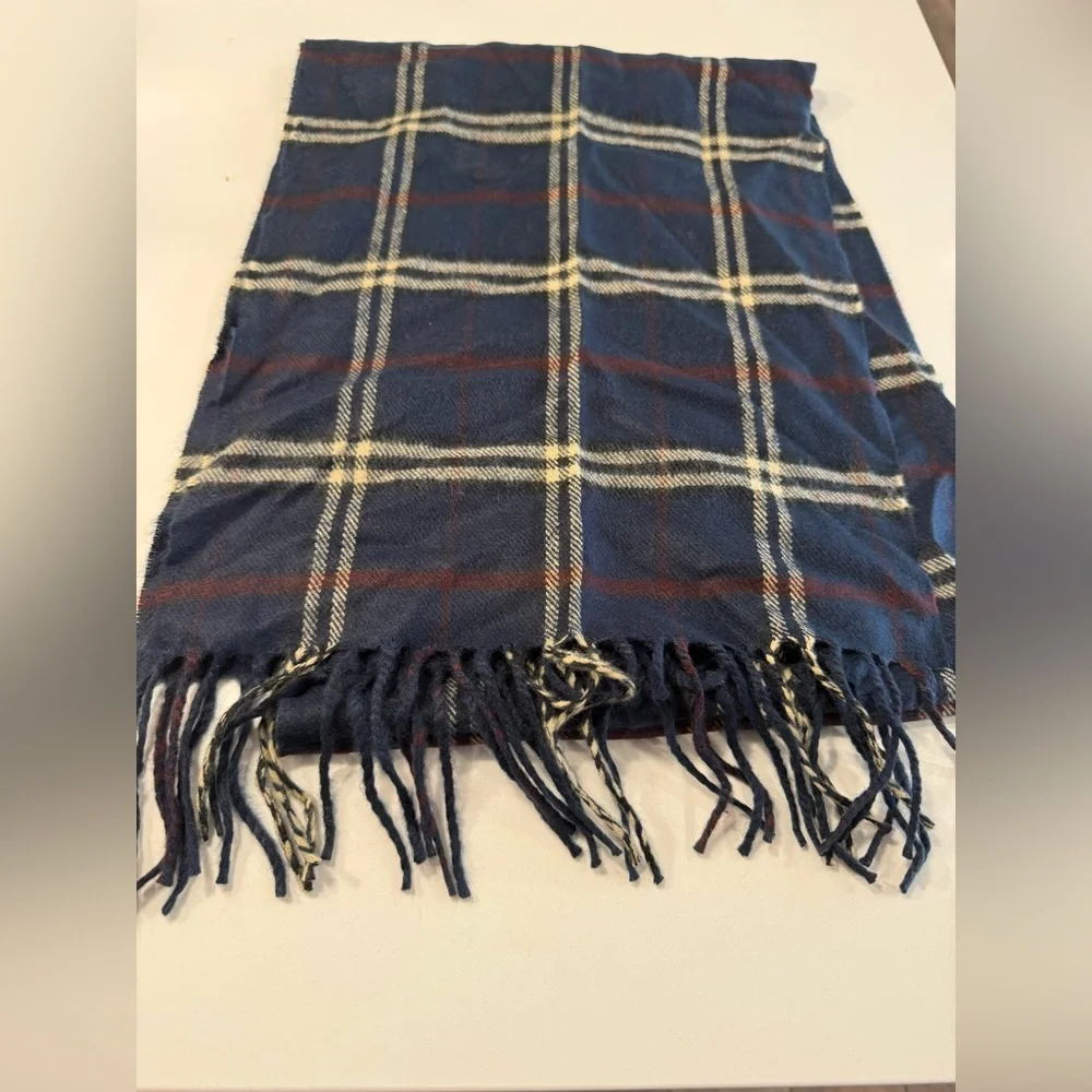 NWOT Plaid‎ Fringe Scarf 100% Cashmere